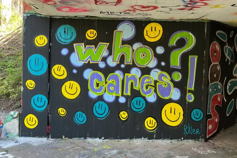 Beim Just Spray Graffiti Schnupperkurs in Stuttgart entstehen echte Graffitis – ohne Vorkenntnisse, mit Profi-Coaching an der Hall of Fame Bad Cannstatt.