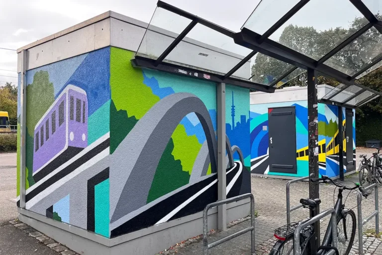 Alternativtext: Graffiti-Teamevent der SSB an den Betriebsgebäuden in Stuttgart-Heumaden