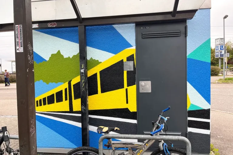 Alternativtext: Graffiti-Teamevent der SSB an den Betriebsgebäuden in Stuttgart-Heumaden
