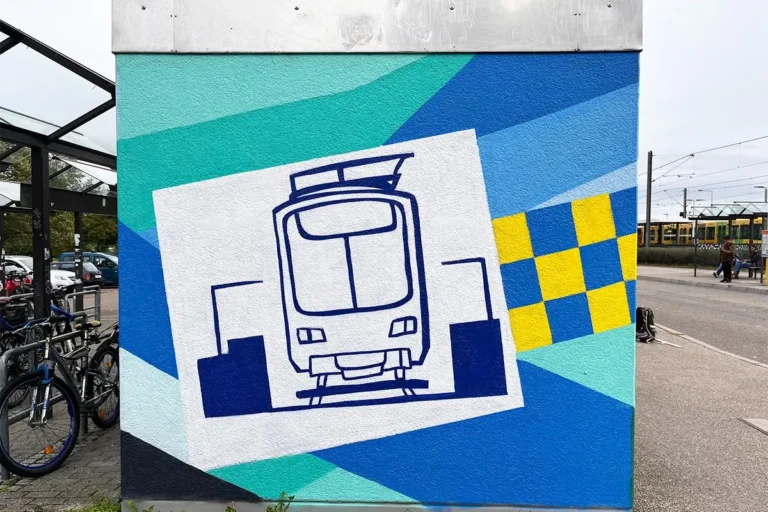 Alternativtext: Graffiti-Teamevent der SSB an den Betriebsgebäuden in Stuttgart-Heumaden